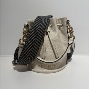 NWT Marc Jacobs Groove bucket bag marshmallow